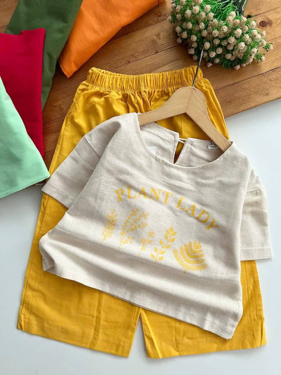 خرید ست کراپ و شلوارک دخترانه لینن خنک مدل Plant Lady رنگزرد مناسب تابستان