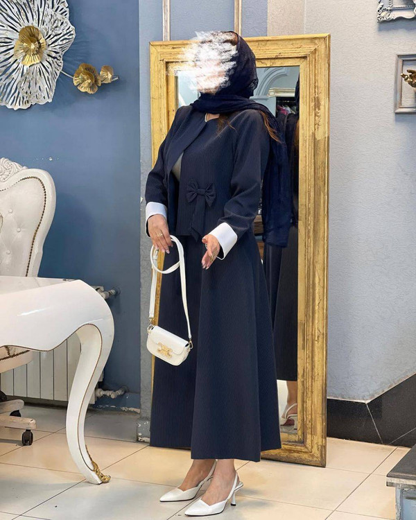 نمای نزدیک پارچه دیپلمات کت و دامن نورهان با کیفیت دوخت بالا