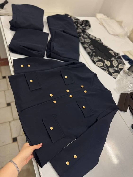 ست کت شلوار کرپ کنزو وارداتی گرم بالا تضمین کیفیت آروما فشن ارسال به سراسر کشور🚀💯