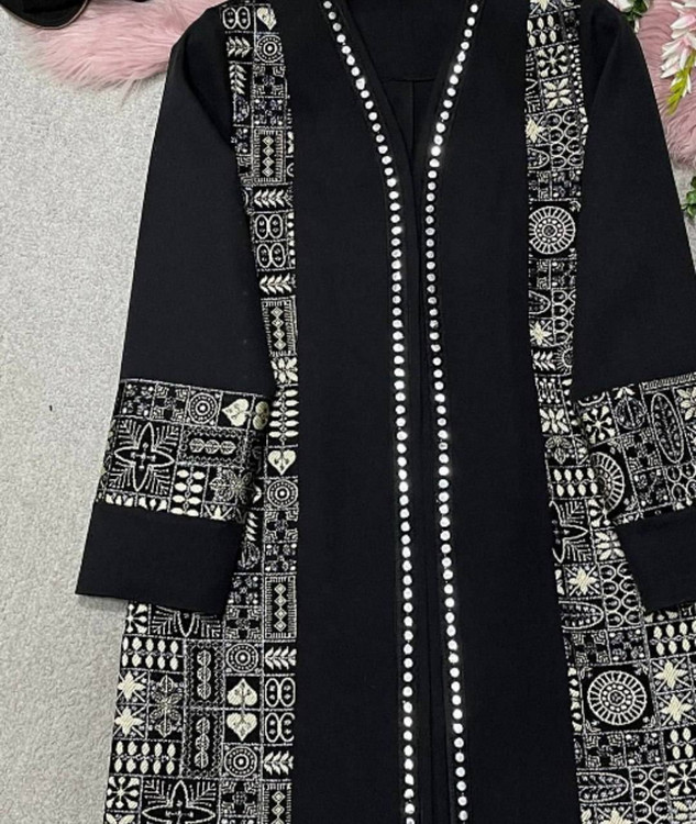 قیمت مانتو مجلسی زنانه مدل اطلس مشکی با ایستایی عالی و دوخت مزونی Atlas Manto Black