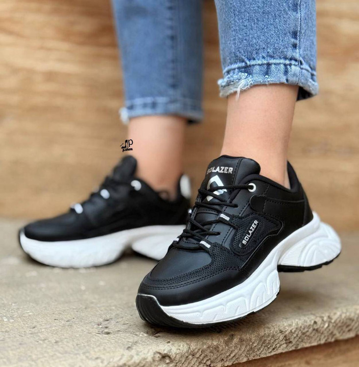 کتونی زنانه مدل T bita رنگ خاکی با کیفیت اصلی تولید باغ و ۱ سال ضمانت آروما فشن دارای پاخوری شیک و قالب استاندارد