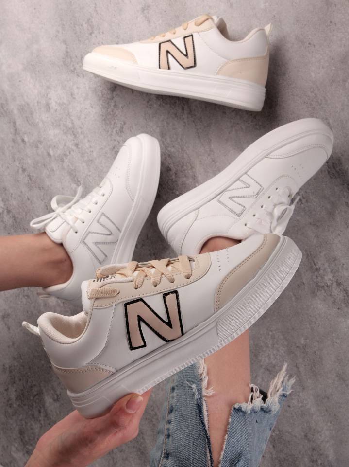 ونس مدل نیو T چرم حولهای وارداتی با زیره پی یو نرم و سبک در رنگهای مشکی سفید خاکی آروما فشن