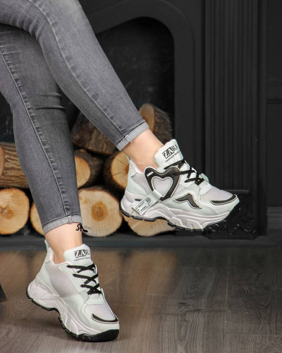 کفش اسپرت سامبا T8 سفید مشکی با طراحی مدرن و پاخور عالی در پوشاک آروما فشن 👟✨