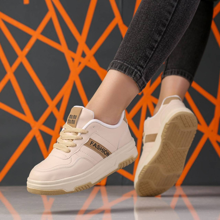 نمای نزدیک کتونی اسپرت T10 رنگ خاکی با کیفیت عالی آروما فشن