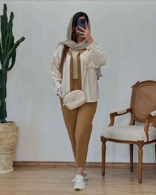 شومیز شلوار فیروزه زنانه جنس لینن درجه یک آروما فشن ست شیک و خنک تابستانی کرم