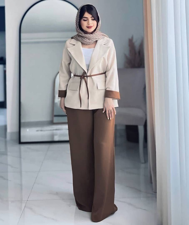 نمای نزدیک پارچه مازراتی کتشلوار ستایش زنانه شیک و باکیفیت تضمینی آروما فشن