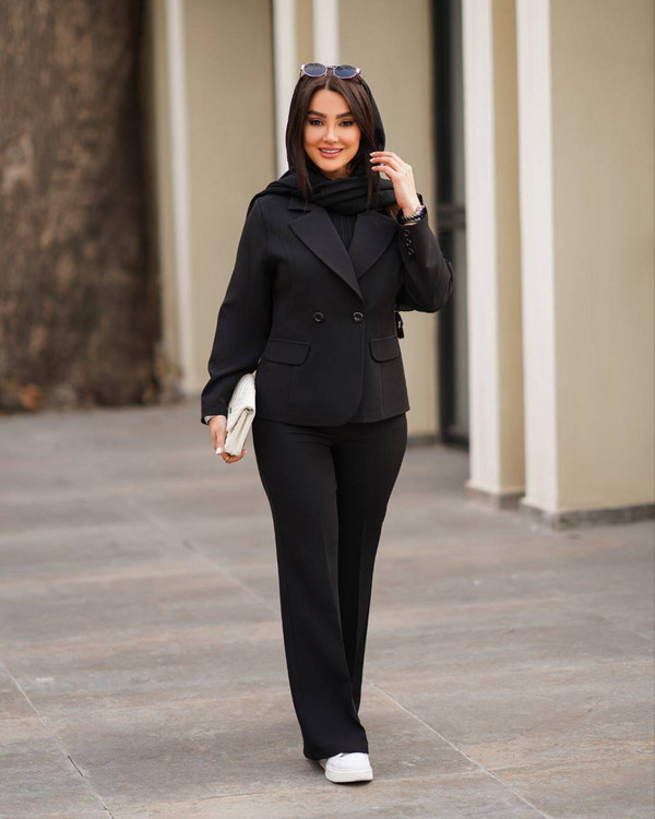 تنخور شیک و مجلسی کت شلوار زنانه مدل بهاران رنگ مشکی با ایستایی عالی ست مزونی آروما فشن👗✨