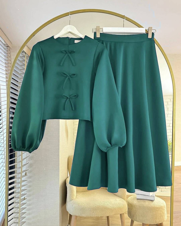 ست کت و دامن افرا رنگ مشکی مجلسی جنس کرپ مازراتی اعلا تنخور شیک آروما فشن