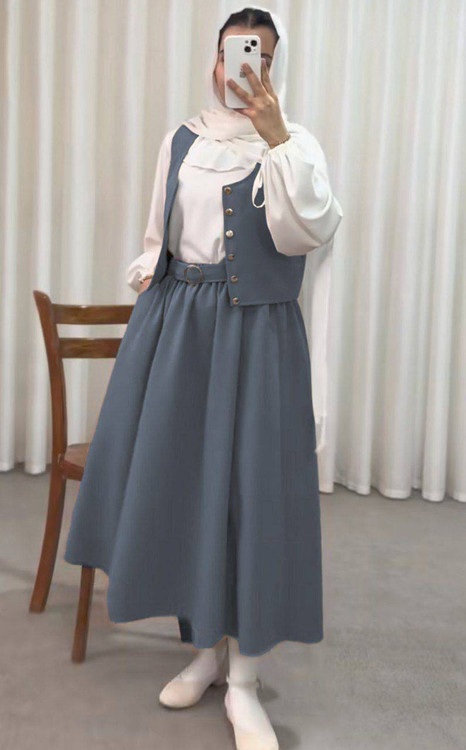 ست سه تیکه آرینا مدل عروسکی با جلیقه و دامن مازراتی طوسی و شومیز سفیددچ الیزه - پوشاک آروما فشن