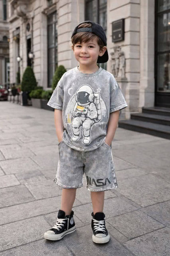 خرید ست تیشرت و شلوارک فضانورد پوشاک اروما فشن