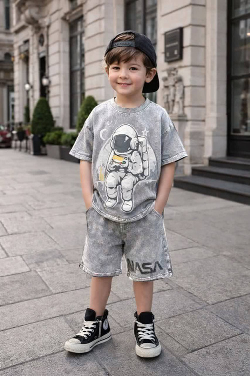 خرید ست تیشرت و شلوارک فضانورد پوشاک اروما فشن