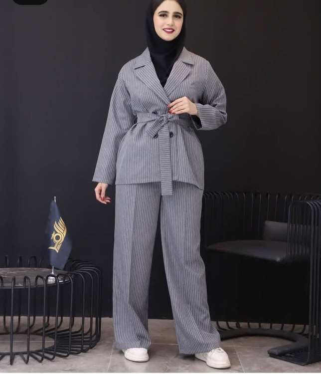 کت شلوار زنانه مدل نسیمk مناسب استایل رسمی و اداری رنگ مشکی آروما فشن