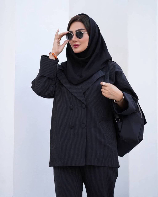 کت شلوار دیپلمات زنانه سورمه ای شیک آروما فشن با تنخور عالی و کیفیت تضمینی مناسب محیط کار