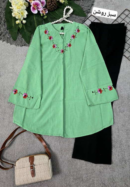 شومیز زنانه مدل گل محمدی رنگ نسکافهای با گلدوزی ظریف روی یقه و آستین