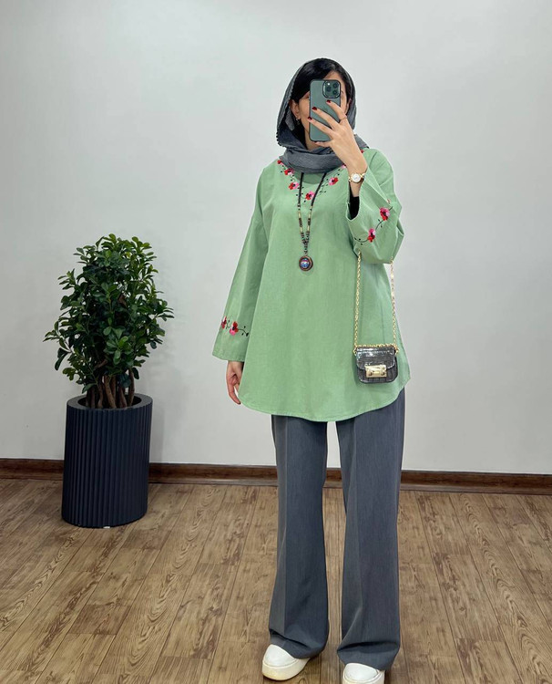 رنگبندی کامل شومیز گل محمدی در فروشگاه پوشاک آروما فشن با ارسال سریع