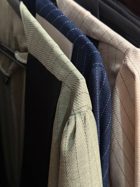 پیراهن بلند مدل شکیرا رنگ کرم - پارچه شانتون درجه یک قد ۱۳۲ سانتیمتر - خرید آنلاین