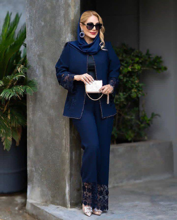 کت و شلوار جواهر دوزی زنانه مدل الماس F - پارچه مازراتی با خرجکار گیپور و مروارید دوزی - آروما فشن