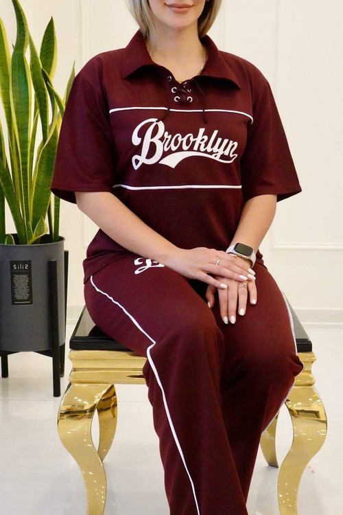 ست یقه دار پرچی بروکلین زنانه - جنس دورس چهار فصل با طرح چاپ BROOKLYN، یقه پرچی، فری سایز مناسب ۳۶ تا ۴۶