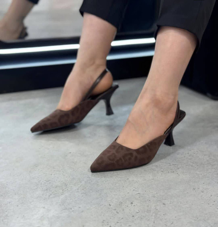 کفش پاشنهدار پلنگی رنگ مشکی — پاشنه ۵ سانتیمتری راحت با رویه جیر و الگوی پلنگی شیک