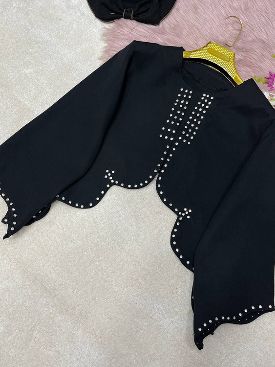 نمای کامل ست کت و سارافون سنگدوزی شده مناسب مجالس و مهمانیها