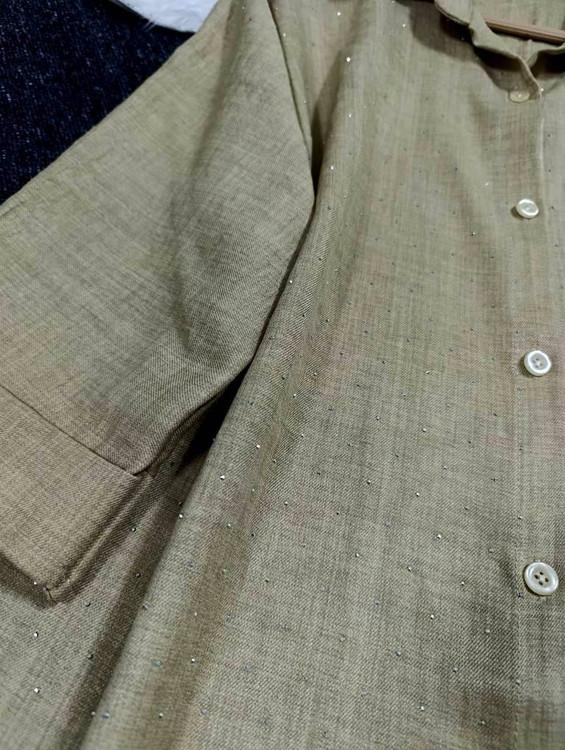 شومیز مجلسی نگینی F شانتون ژاکارد - نمای رنگ کرم