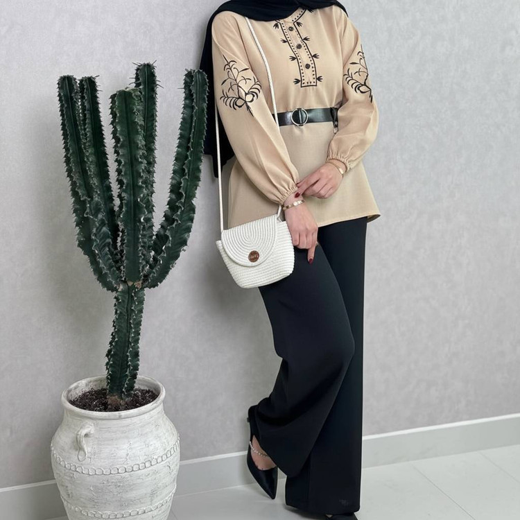 جزئیات دکمههای کاربردی شومیز ست تونیک شلوار زنانه