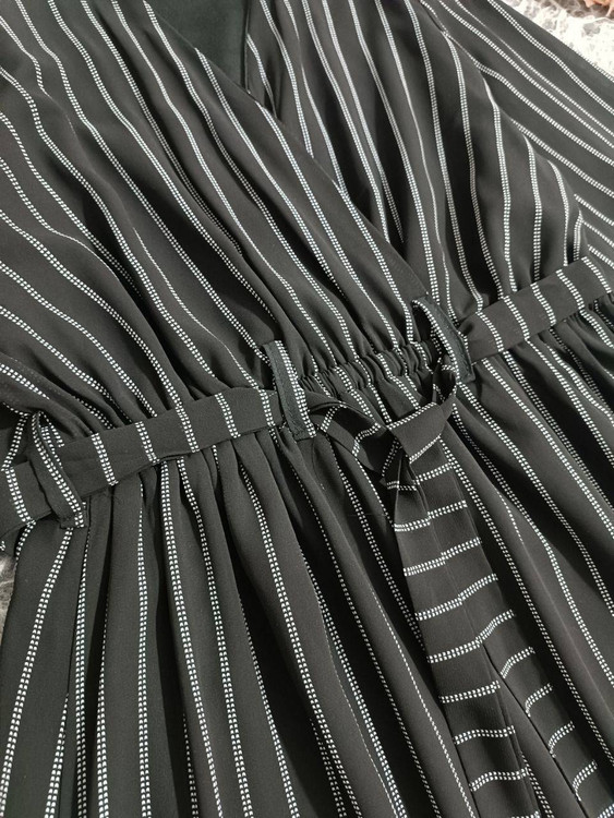 استایل کامل پیراهن حریر راه راه مشکی آروما فشن