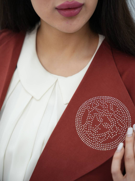 ست مانتو کتی و شلوار صباF رنگ نقرهای مجلسی زنانه نگینکوبی شده