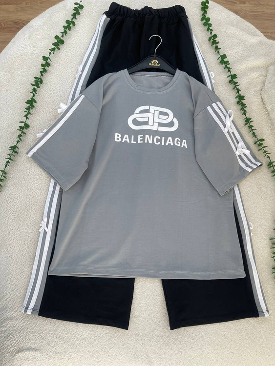 ست کامل تیشرت شلوار بالنسیاگا رنگی با جنس دورس گلکسی مناسب تمام فصول