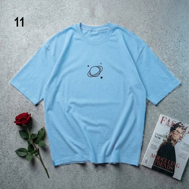 تیشرت منظومه H آبی آسمانی با چاپ طرح سیاره و ستاره - جنس نخ پنبه فری سایز