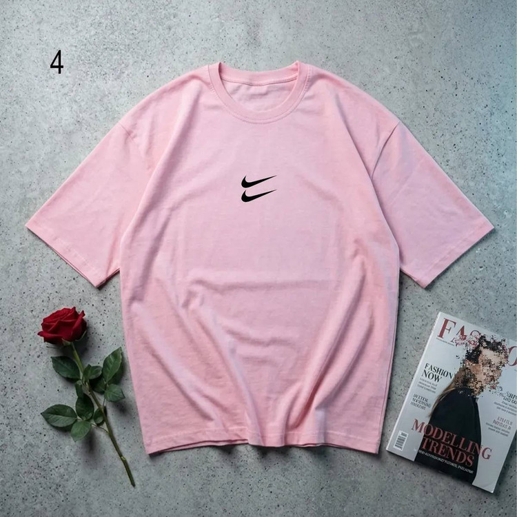 تیشرت H دیور نمای نزدیک لوگو - جزئیات چاپ و دوخت حرفهای