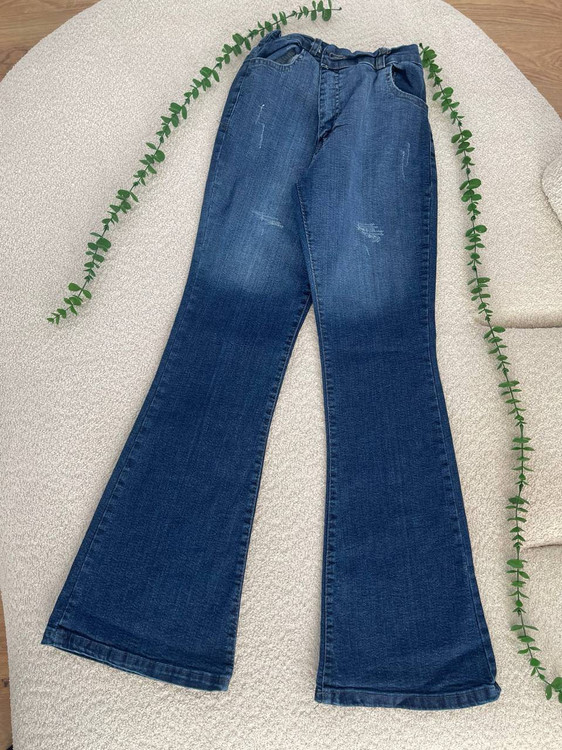 نمای نزدیک شلوار جین بوتکات F - بافت جین درجه یک و دوخت حرفهای