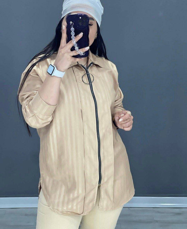 مانتو بهارا F نمای نزدیک زیپ و یقه - جزئیات کیفیت دوخت مانتو