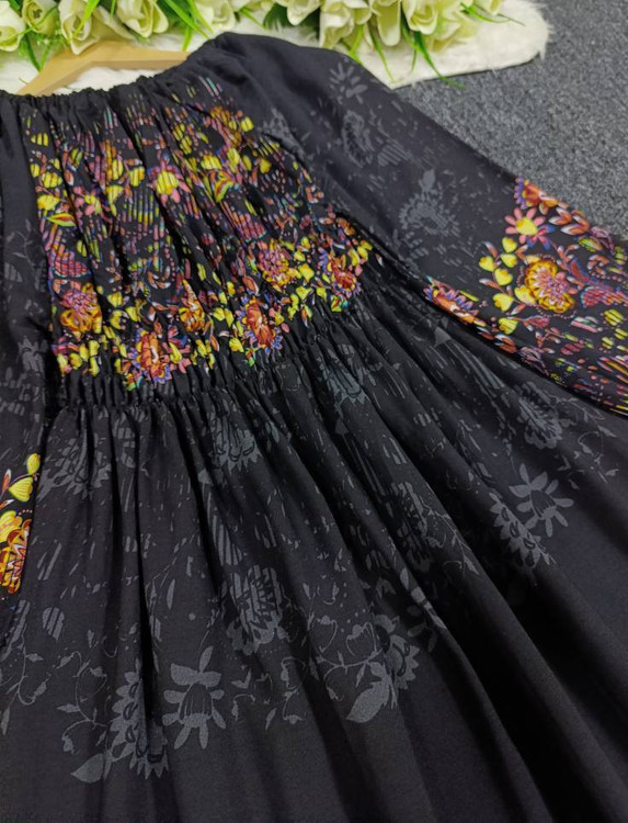 لباس ساحلی زرد تابستانه - نمای کامل با جزئیات حاشیه دوزی