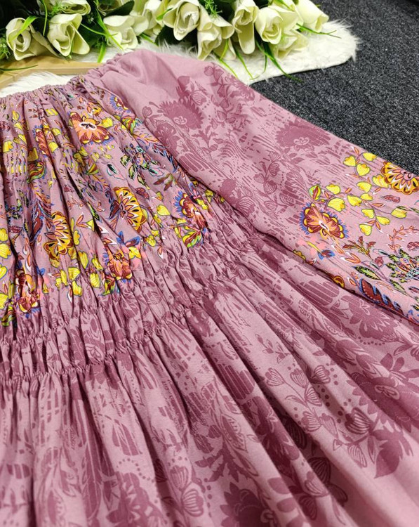 ساحلی زرشکی نخ وارداتی - نمای بالا از یقه و آستین