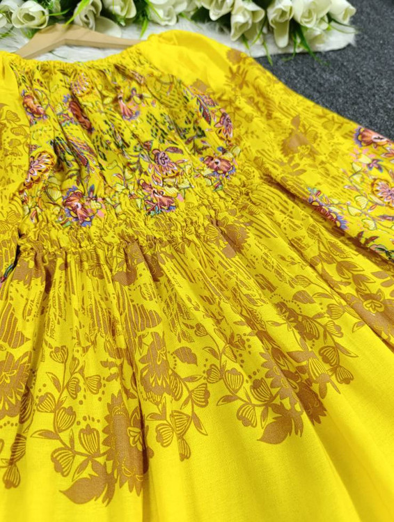 ساحلی حاشیه دار سبز - نمای سه رخ و ایستایی عالی روی تن