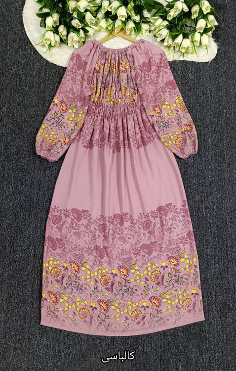 ساحلی مشکی حاشیه دار - نمای نزدیک از یقه گرد و حاشیه تزئینی