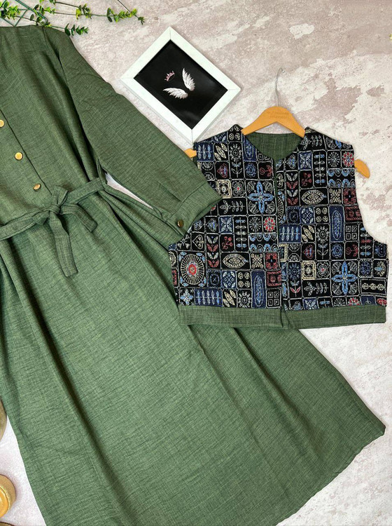 نمای جلو ست پیراهن جلیقه ماهلین F - پارچه شانتون صوفیا