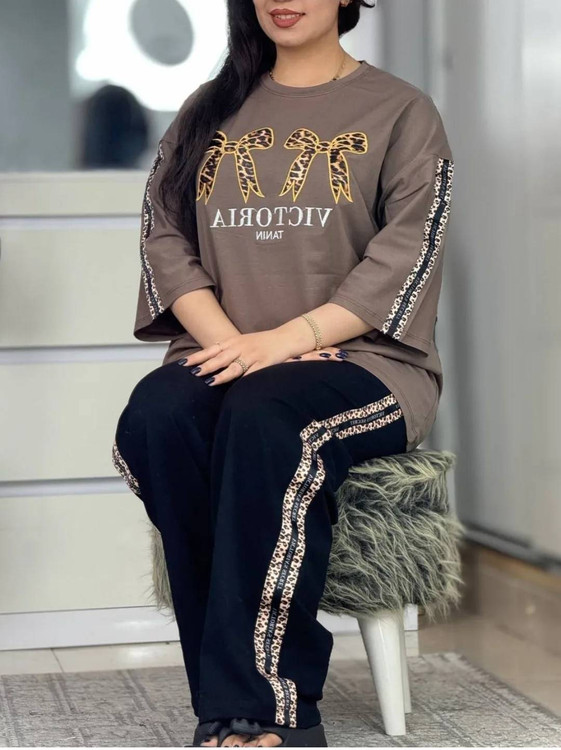 نمای نزدیک طرح پلنگی ست F - چاپ با کیفیت بالا