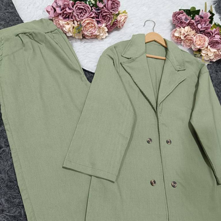 جزئیات کت ست 198 F - یقه انگلیسی زیبا