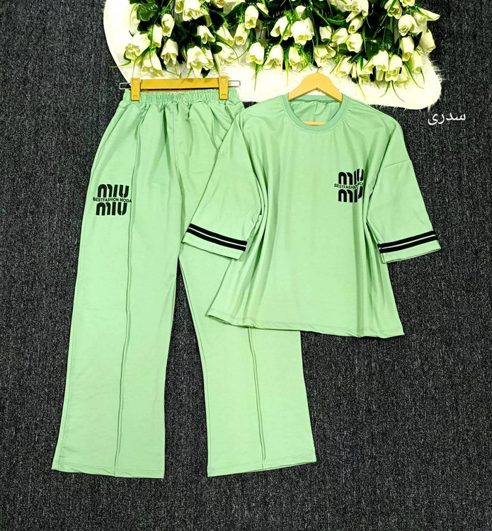 ست تیشرت شلوار miumiu نمای پشت - خرید ست اسپرت زنانه