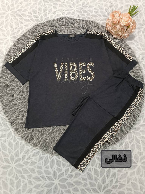 ست تیشرت شلوار زنانه مدل VIBES F گلکسی پنبه درجه ۱ - آروما فشن