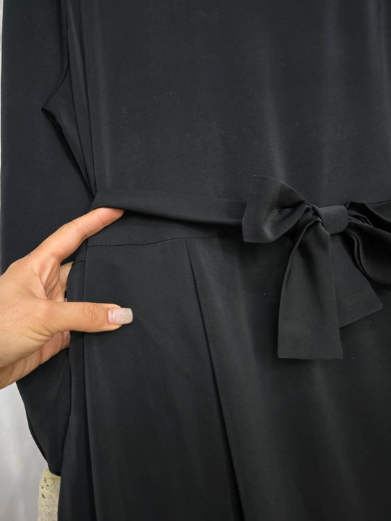 عبا مدل یقه گیپور جنس الیزا گرم بالا جت بلک اعلا F - سارافون و عباهای مجلسی زنانه ✨👗