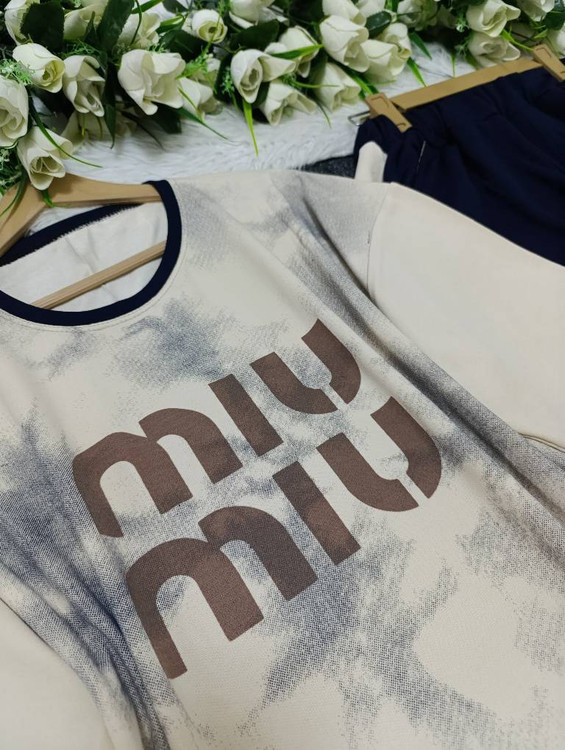 ست تیشرت شلوار زنانه مدل miu miu گازوئیلی جنس گلکسی پنبه درجه ی 1 با لطافت بالا F