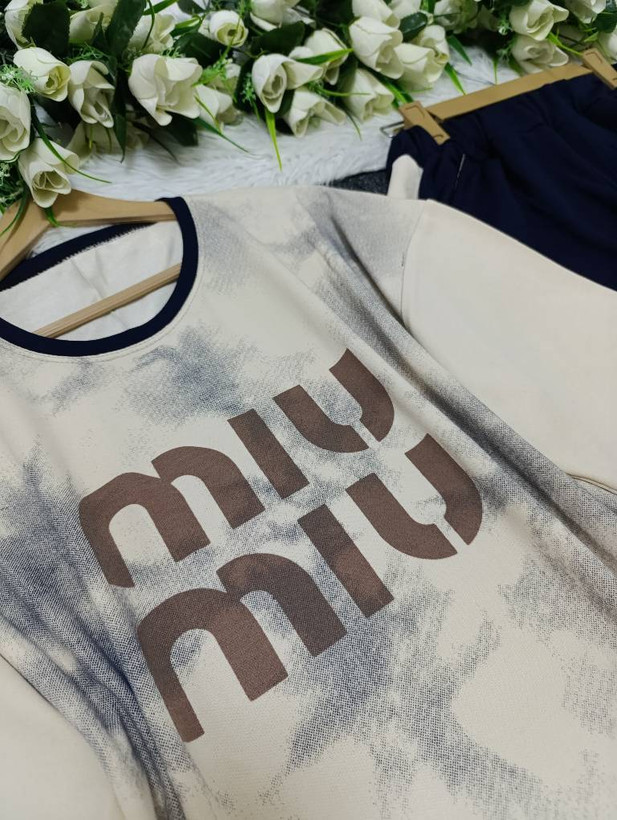 ست تیشرت شلوار زنانه مدل miu miu گازوئیلی جنس گلکسی پنبه درجه ی 1 با لطافت بالا F