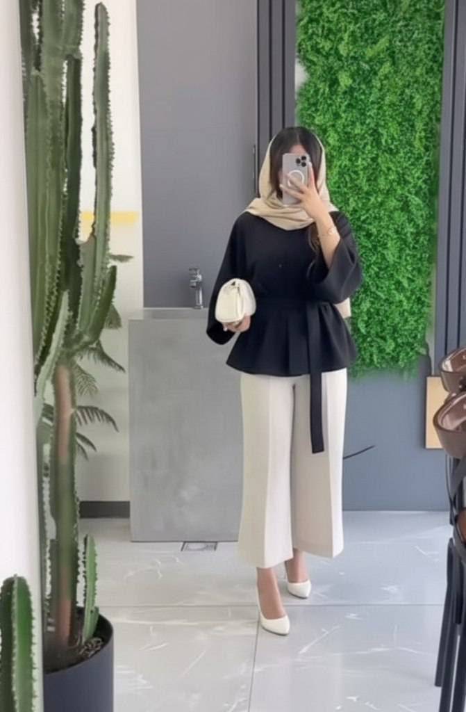 ست مانتو شلوار زنانه مدل هستی جنس .کرپ مازراتی نخ توئیست  درجه1 pr  (فروش تک و عمده)