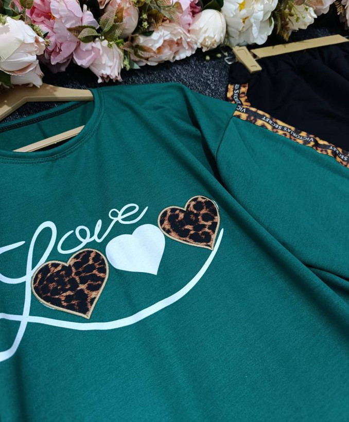ست تیشرت شلوار زنانه مدل Love پلنگی 🐆 mod 🌺 جنس گلکسی پنبه درجه ی 1 بالطافت بالا ، با بهترین کیفیت 🤌🤌 مستقیم از تولیدی( فروش تک وعمده در آروما فشن)