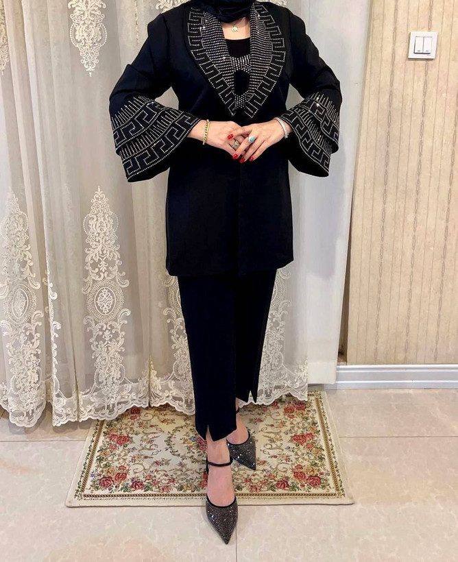 ست کت شلوار زنانه مدل ورساچ آستین کلوش rad 🌟جنس مازراتی گرم بالا درجه ۱ ✅ با بهترین کیفیت مستقیما از تولیدی (فروش تک و عمده در آروما فشن)
