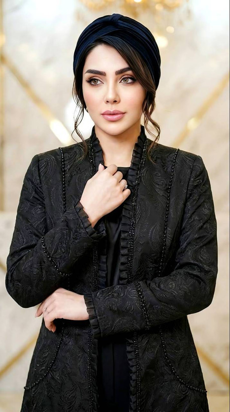 ست کت شلوار مجلسی زنانه مدل ترنم ۱ rad ✅جنس کت ژاکارد طرح برجسته وارداتی درجه ۱✅، جت بلک و گِرم بالا اعلا ✨، جنس شلوار مازراتی گرم بالا واقعی درجه ۱✅️ با بهترین کیفیت مستقیما از تولیدی(فروش تک و عمده آرومافشن)