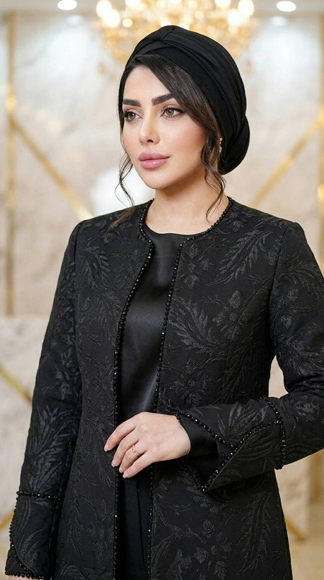 ست کت شلوار مجلسی زنانه مدل ترنم ۲ rad ✅جنس کت ژاکارد طرح برجسته وارداتی درجه ۱✅، جت بلک و گِرم بالا اعلا ✨، جنس شلوار مازراتی گرم بالا واقعی درجه ۱✅️ با بهترین کیفیت مستقیما از تولیدی(فروش تک و عمده آرومافشن)